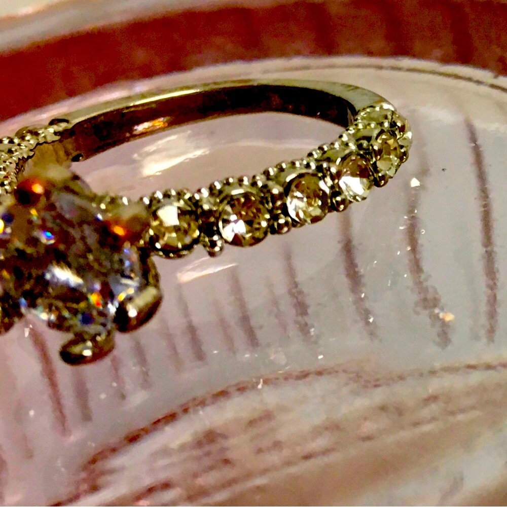 M ask her❤️to Marry you.Beautiful Silver Women'sRing I will cure forLonger wear.